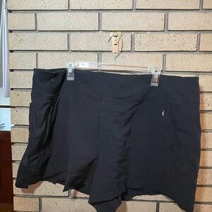 Athleta Black Trekkie North Shorts